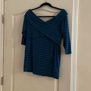 A Pea In A Pod Maternity Top